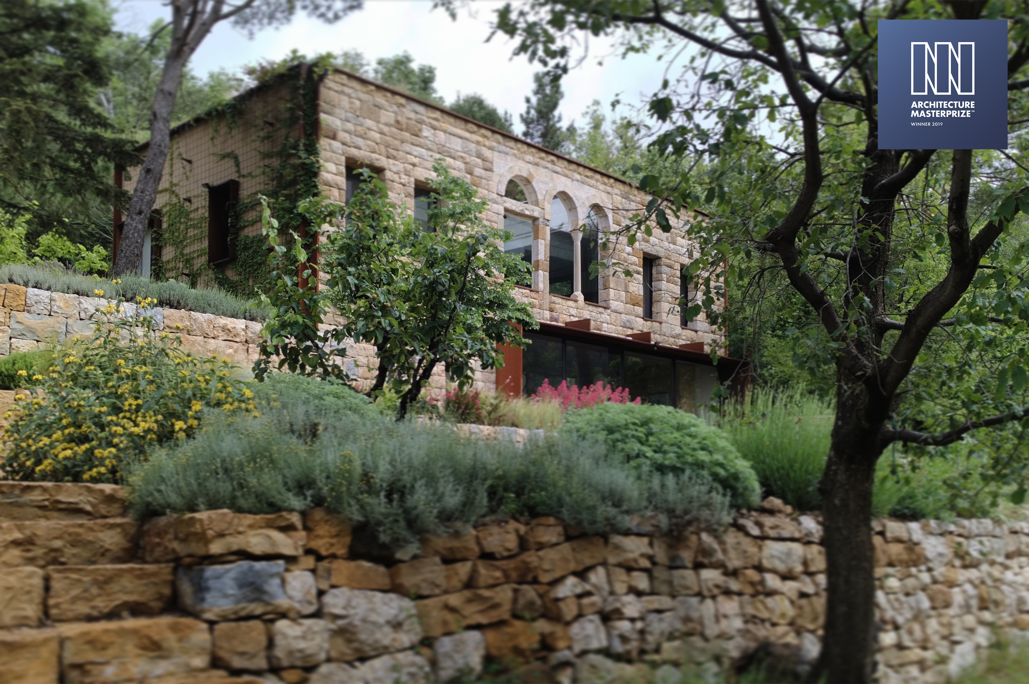 Baskinta Lebanese Mountain House reconstruction